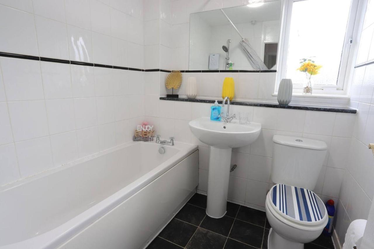 Family And Contractors Hs2 Nec Airport 3Beds Homebase Birmingham Extérieur photo